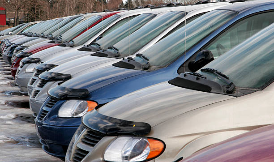 Pros and Cons of Buying Pre-Owned Cars